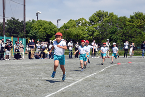 写真:徒競走の様子