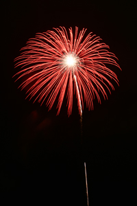 写真：赤色の花火