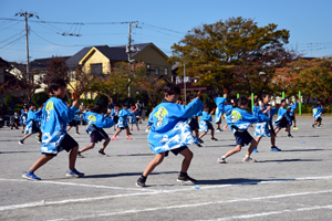 写真:迫力のある演技の様子