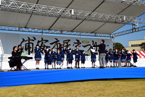 写真:いるか合唱団の演奏の様子