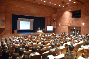 写真：基調講演の様子