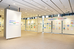 写真：作品展示会の会場の様子