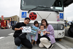 写真：おさんぽバス展示会の様子