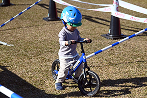 写真：スポーツバイクの体験の様子