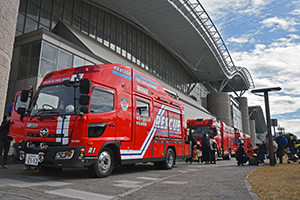 写真：消防車両の展示の様子